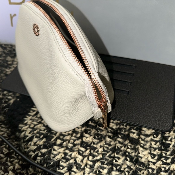 Cosmetic Pouch - Picture 2 of 5